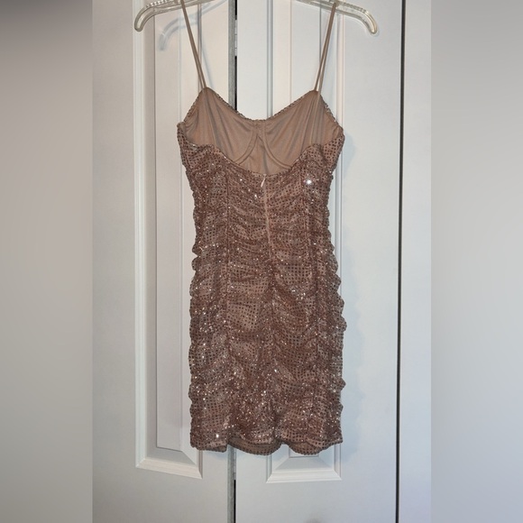 LIGHT PINK GLITTER HOMECOMING - Picture 2 of 3